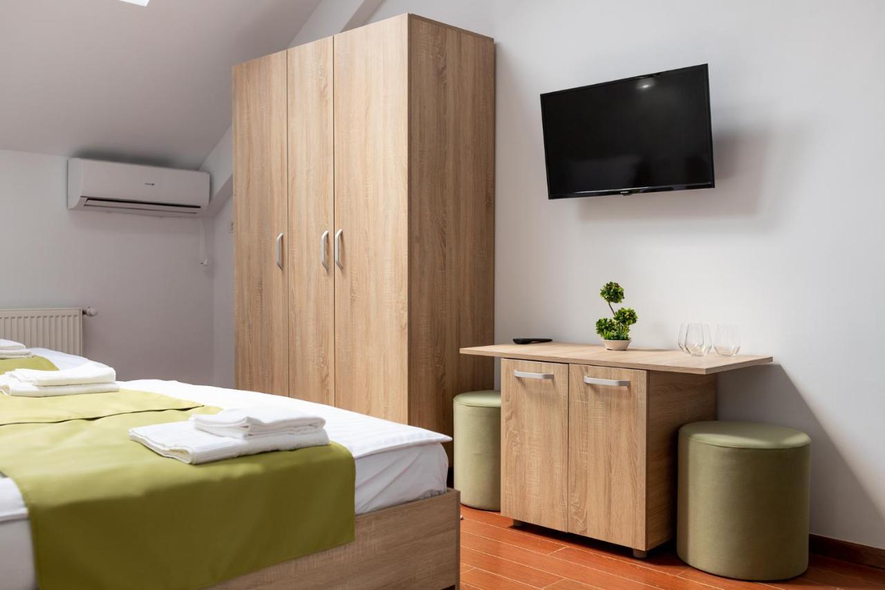 Marconi Guesthouse Hunedoara Eksteriør billede